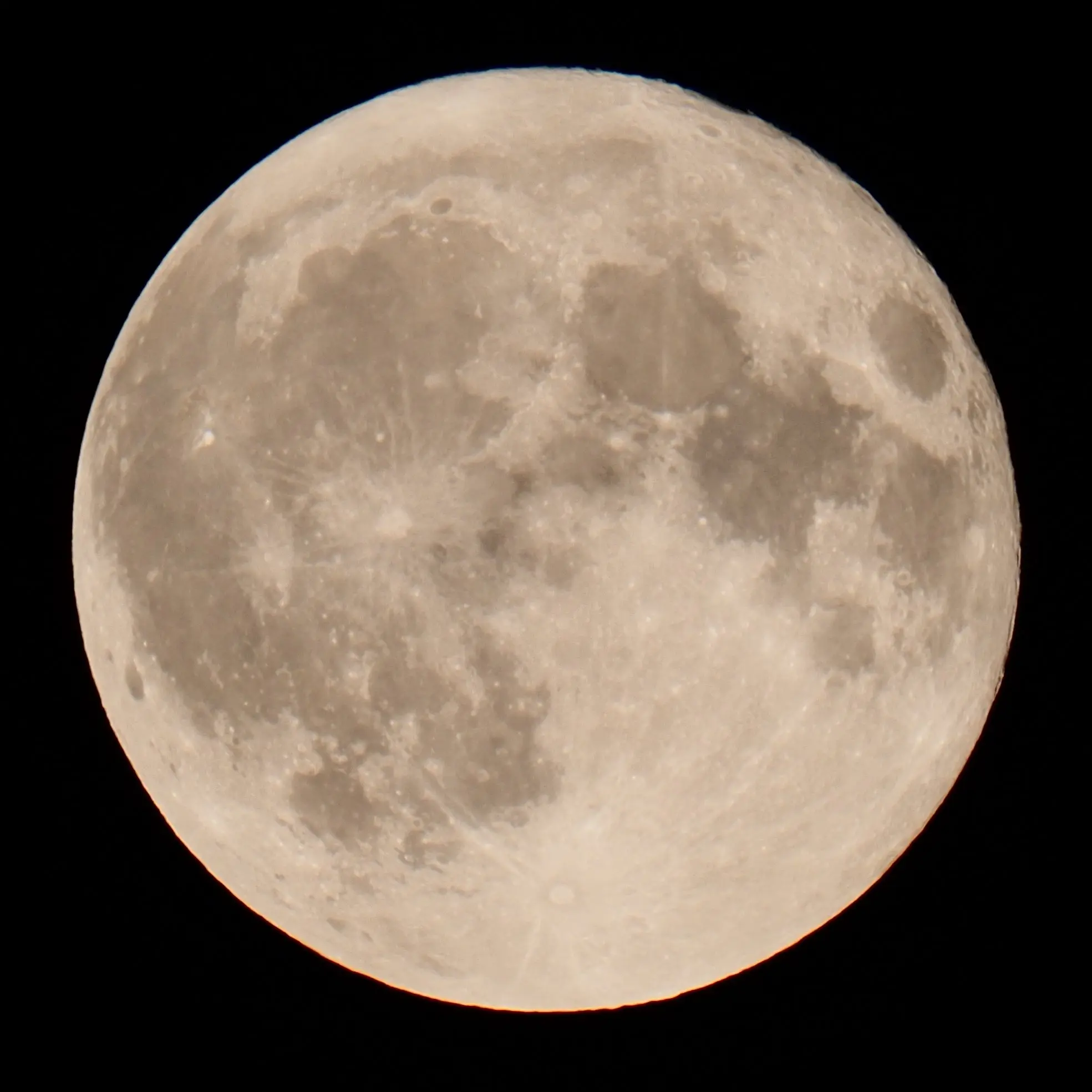 toronto-on-august-19-2024-full-moon.webp
